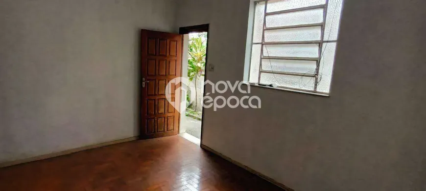 Foto do imóvel - Casa de Vila à venda com 1 quarto, 1 banheiro e quintal, próximo à Estação Cavalcante em