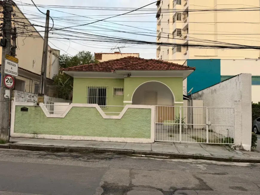 Foto do imóvel - Casa para alugar com 3 quartos, 1 banheiro e 1 vaga na garagem em