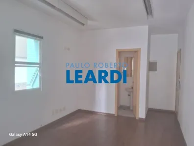 Loja / Salão / Ponto Comercial à venda, 32m² no Vila Guiomar, Santo André