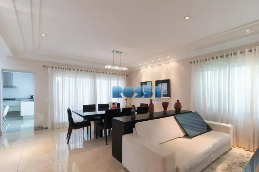 Foto do imóvel - Sobrado para alugar com 4 quartos, 4 suítes, 550 m², 2 a 6 banheiros, 6 vagas e mobiliado em