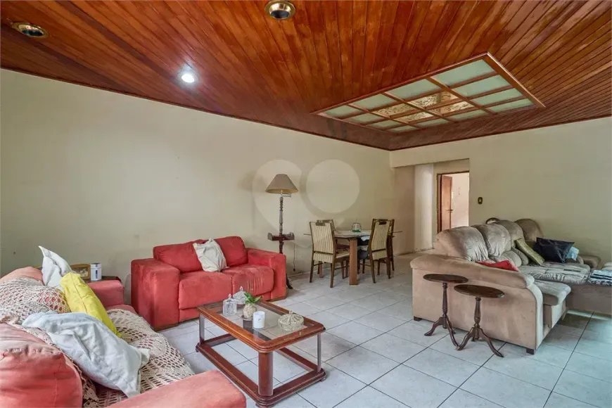 Foto do imóvel - Sobrado à venda com 2 quartos, 2 suítes, 180 m², 4 banheiros e 2 vagas próximo ao Metrô Alto Da.