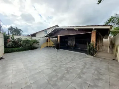 Casa com 5 Quartos para alugar, 280m² no Centro, Ubatuba