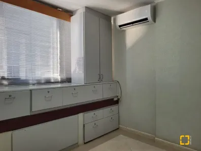 Conjunto Comercial / Sala à venda, 28m² no Centro, Florianópolis