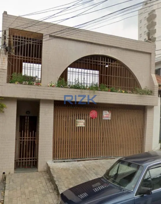 Foto do imóvel - Sobrado à venda com 3 quartos, 4 banheiros, 2 a 3 vagas na garagem, quintal e aceita animais.