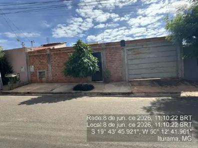 Casa com 1 Quarto à venda, 300m² no Iturama, Iturama