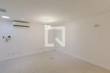 Casa com 3 Quartos à venda, 180m² no Vila Olímpia, São Paulo
