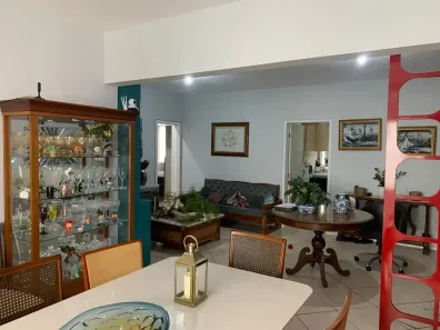 Apartamento com 3 Quartos para alugar, 130m² no Centro, Florianópolis