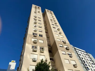Apartamento com 3 Quartos para venda ou aluguel, 73m² no Santana, Porto Alegre