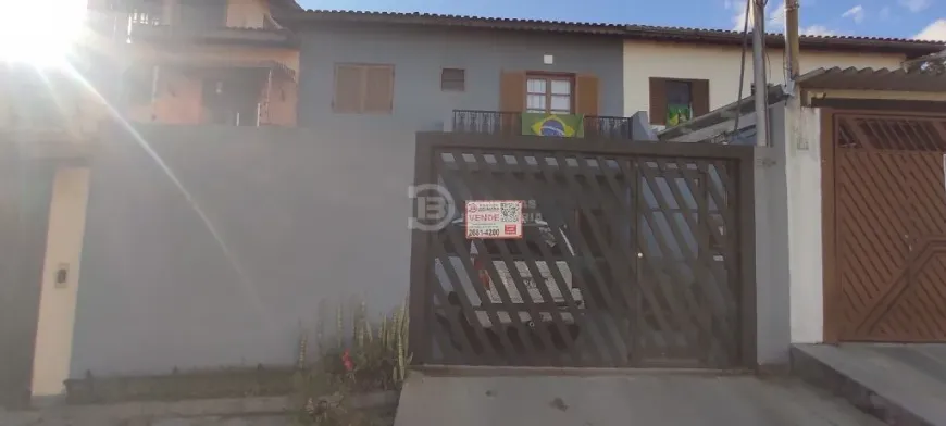 Foto do imóvel - Sobrado à venda com 3 quartos, 1 banheiro, 90 m² e 2 vagas na garagem em
