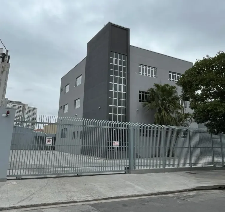 Foto do imóvel - Prédio inteiro para alugar com 900 m², 6 banheiros e 40 vagas na garagem, próximo à Estação.
