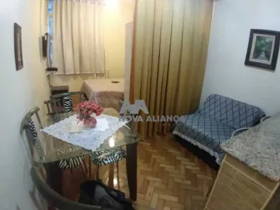 Kitnet com 1 Quarto à venda, 30m² no Copacabana, Rio de Janeiro
