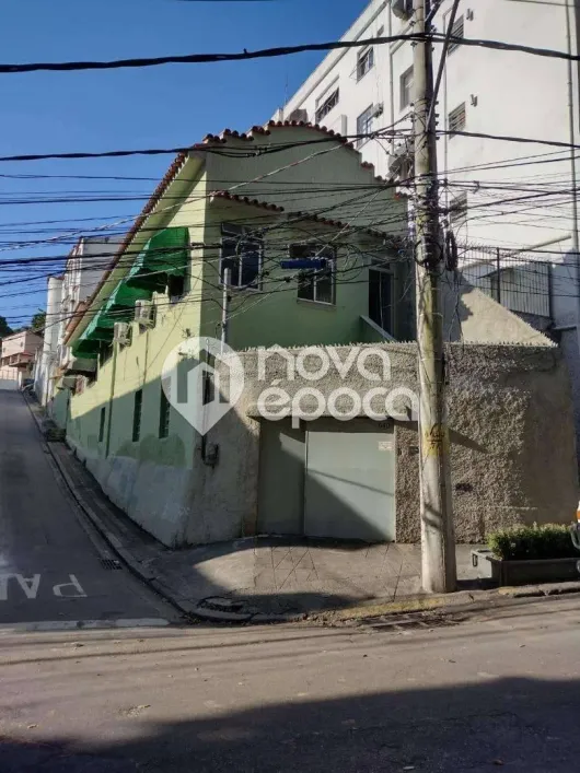 Foto do imóvel - Casa à venda com 2 quartos, 1 a 2 banheiros e 5 vagas na garagem próxima ao Metrô Estácio em
