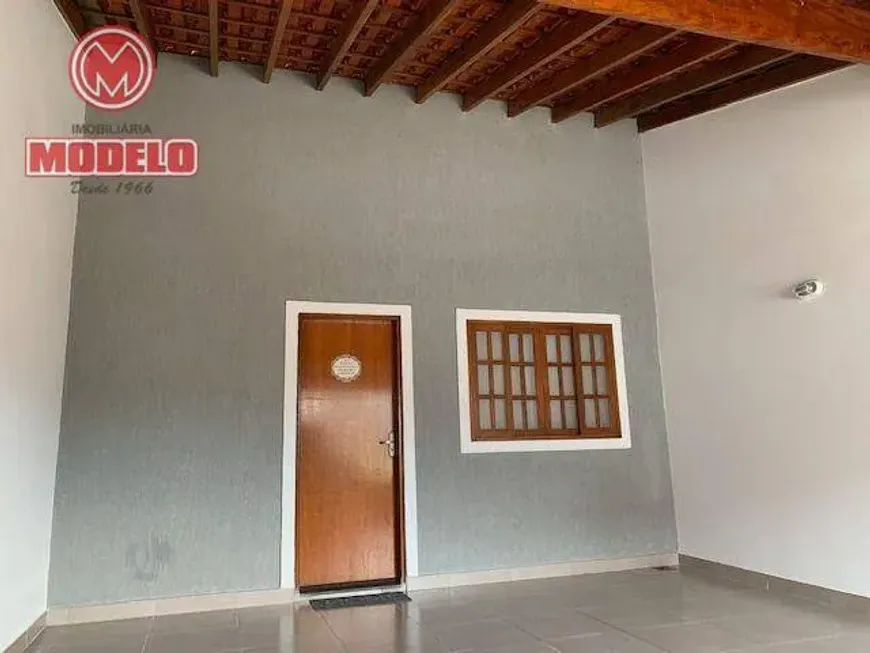 Foto do imóvel - Casa à venda com 3 quartos, 1 suíte, 90 m², 1 banheiro e 2 vagas na garagem em