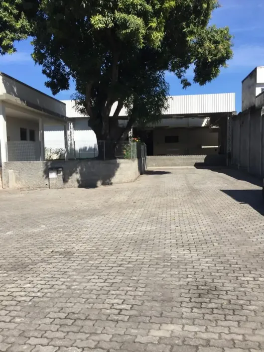 Foto do imóvel - Prédio Inteiro à venda, 2500m²