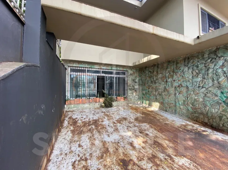 Foto do imóvel - Imóvel comercial para alugar com 200 m², 4 banheiros e 3 vagas na garagem em