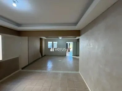 Casa com 3 Quartos para alugar, 221m² no Granada, Uberlândia