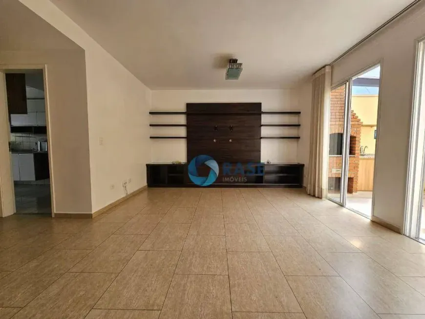 Foto do imóvel - Casa de Condomínio com 4 Quartos para alugar, 200m²
