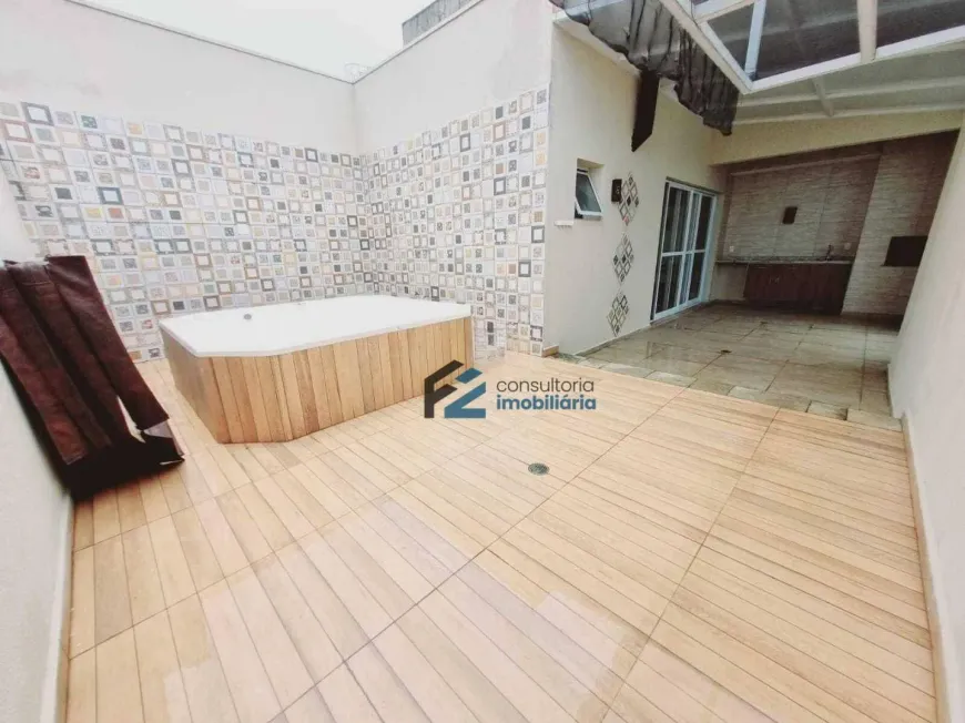 Foto do imóvel - Cobertura à venda com 2 quartos, 1 suíte, 136 m², 3 banheiros e 2 vagas próxima à Estação São.