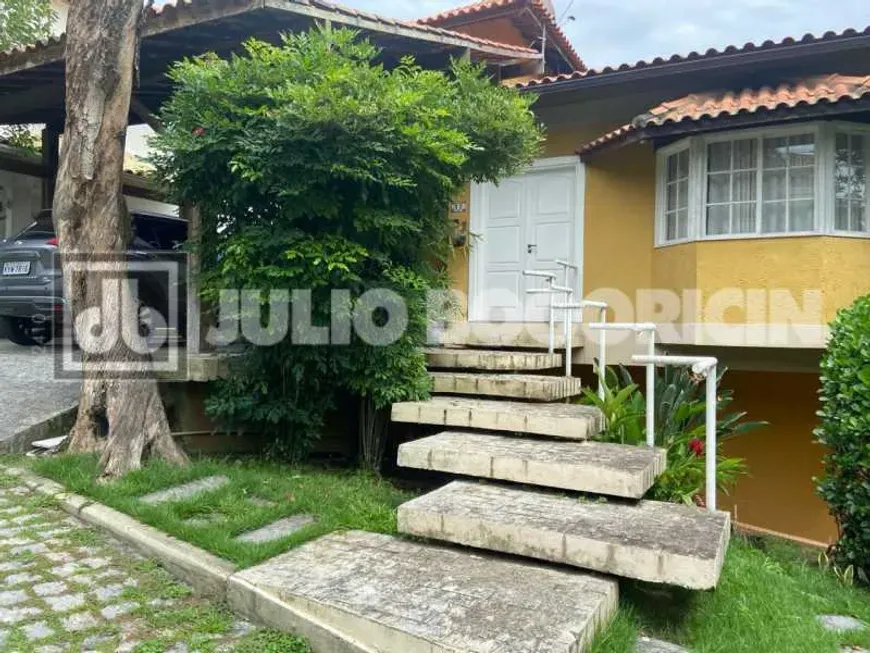Foto do imóvel - Casa de condomínio para comprar com 242 m², 3 quartos, 4 banheiros, 2 vagas