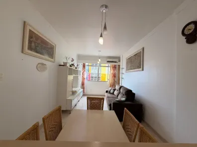 Apartamento com 2 Quartos para alugar, 57m² no Centro, Florianópolis