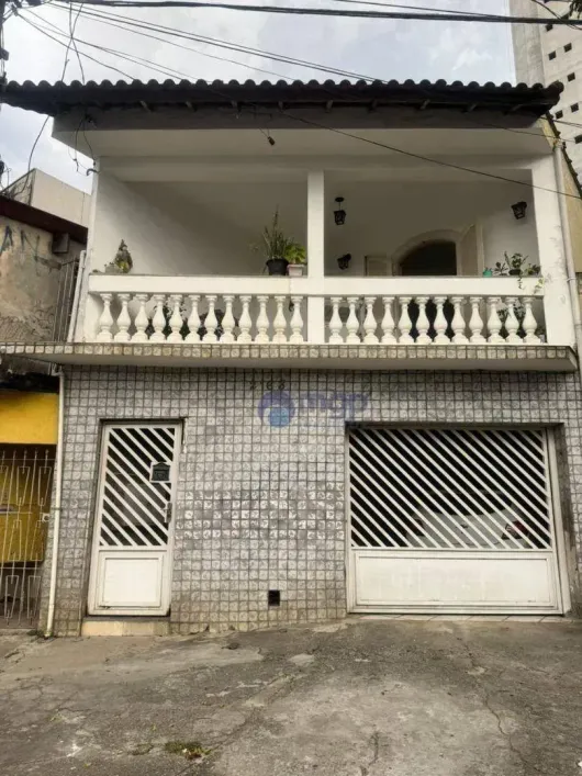 Foto do imóvel - Sobrado para alugar com 2 quartos, 1 suíte, 2 banheiros e 1 vaga na garagem próximo ao Metrô.