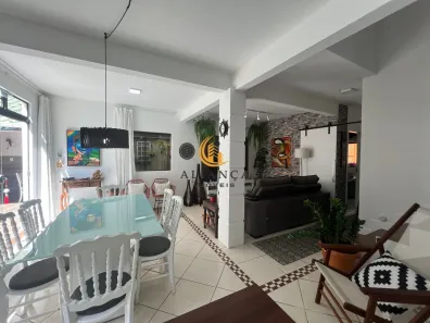Casa com 3 Quartos para alugar, 200m² no Abraão, Florianópolis