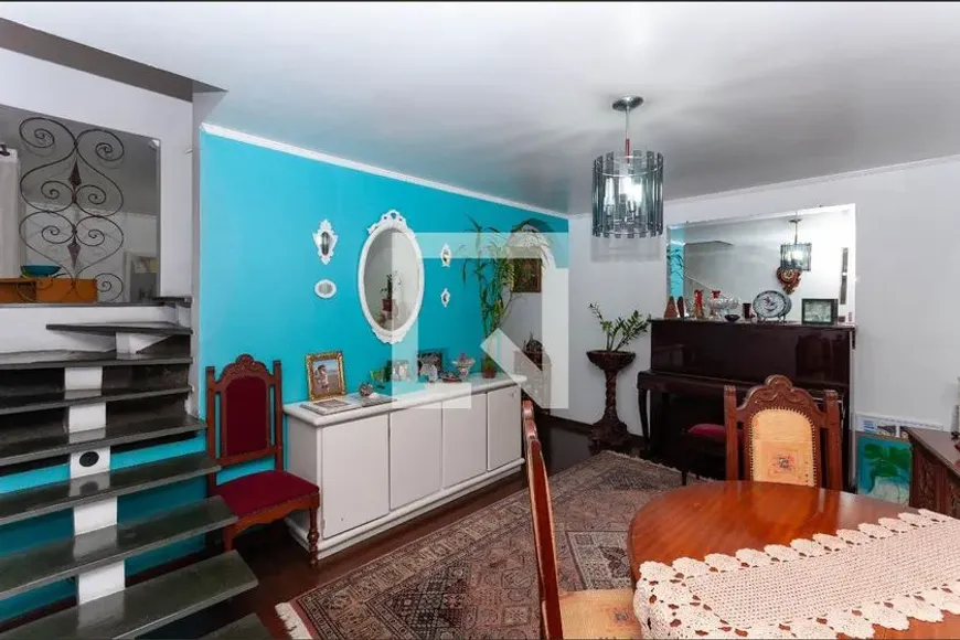 Foto do imóvel - Casa à venda com 4 quartos, 2 suítes, 229 m², 3 banheiros e churrasqueira no condomínio próximo.