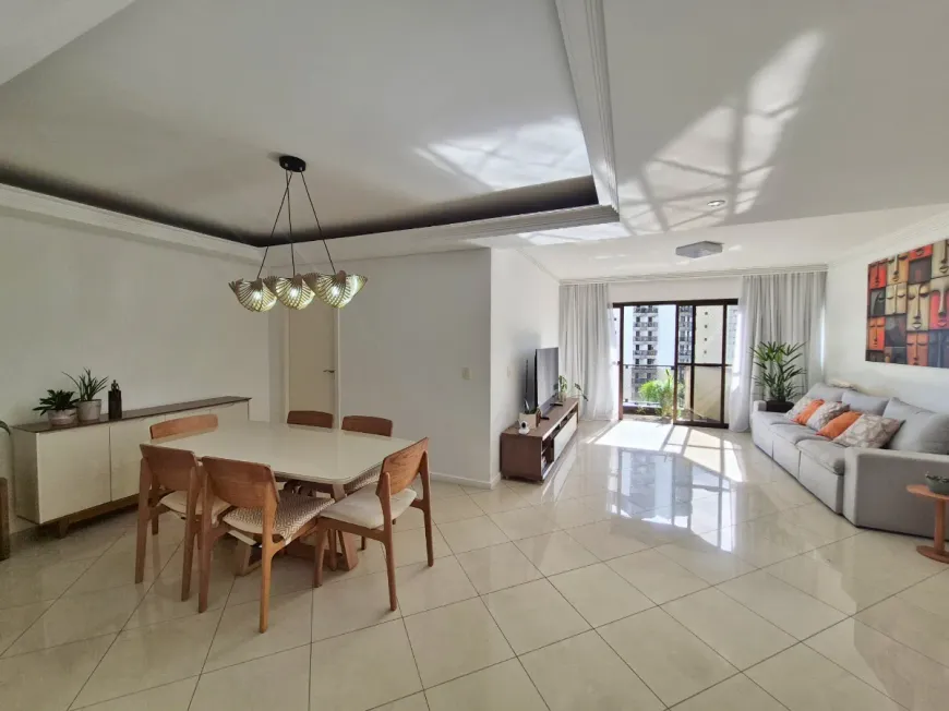 Foto do imóvel - Apartamento à venda com 4 quartos, 2 suítes, 187 m², 5 banheiros e 3 vagas na garagem em
