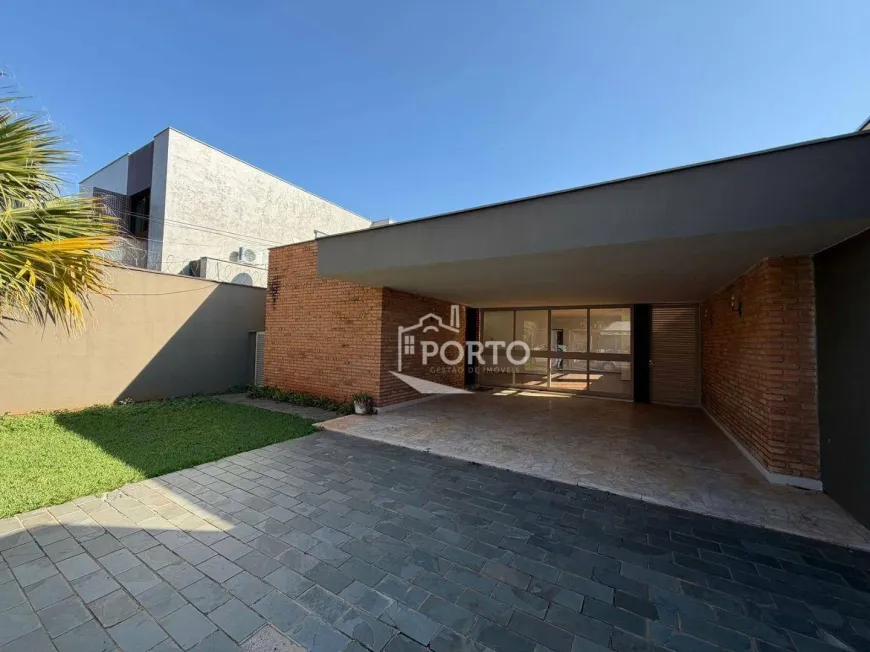 Foto do imóvel - Imóvel comercial para alugar com 3 quartos, 1 suíte, 343 m², 4 banheiros e 5 vagas na garagem.