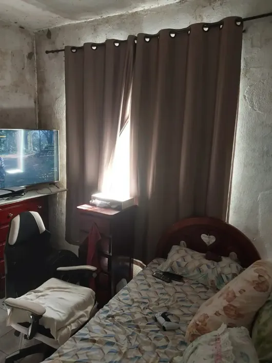 Foto do imóvel - Casa à venda com 4 quartos, 2 banheiros, 1 vaga na garagem e quintal em