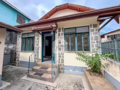 Casa com 3 Quartos para alugar, 162m² no Centro, Petrópolis