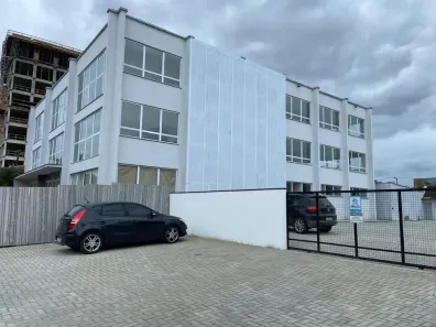 Prédio/Edifício Inteiro para alugar, 500m² no América, Joinville