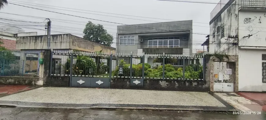Foto do imóvel - Casa para alugar com 11 quartos, 4 suítes, 600 m² e 5 vagas na garagem em