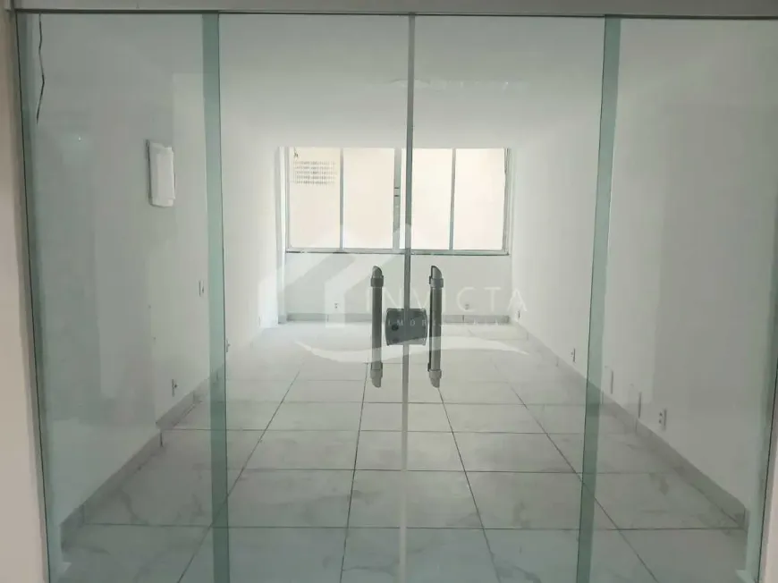 Foto do imóvel - Sala/Conjunto/Escritório à venda com 20 m², 1 banheiro, condomínio com portaria 24h e elevador.