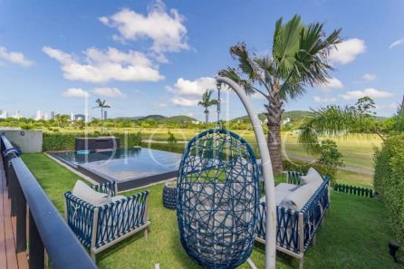 Casa de Condomínio com 4 Quartos para venda ou aluguel, 600m² no Centro, Camboriú