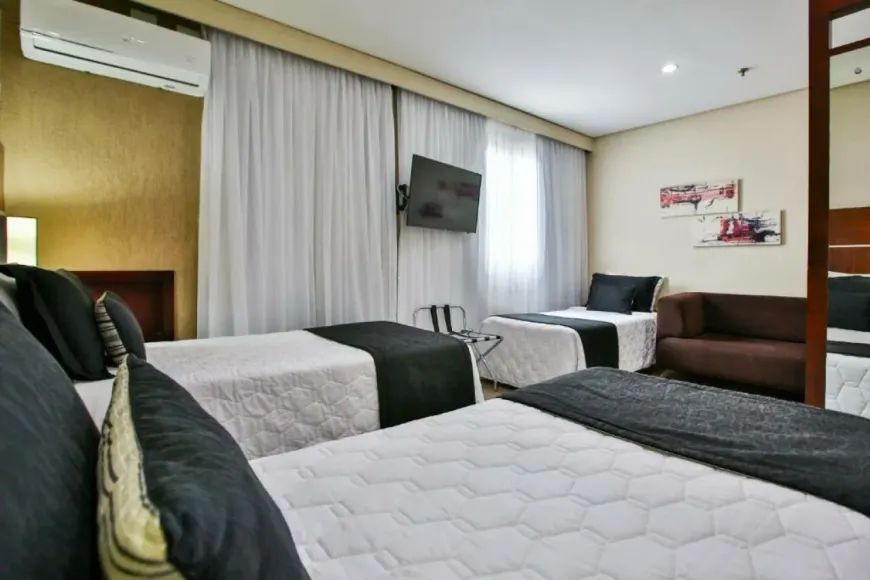 Foto do imóvel - Flat mobiliado à venda com 1 quarto, 1 suíte, 1 banheiro e 1 vaga na garagem próximo à Estação.