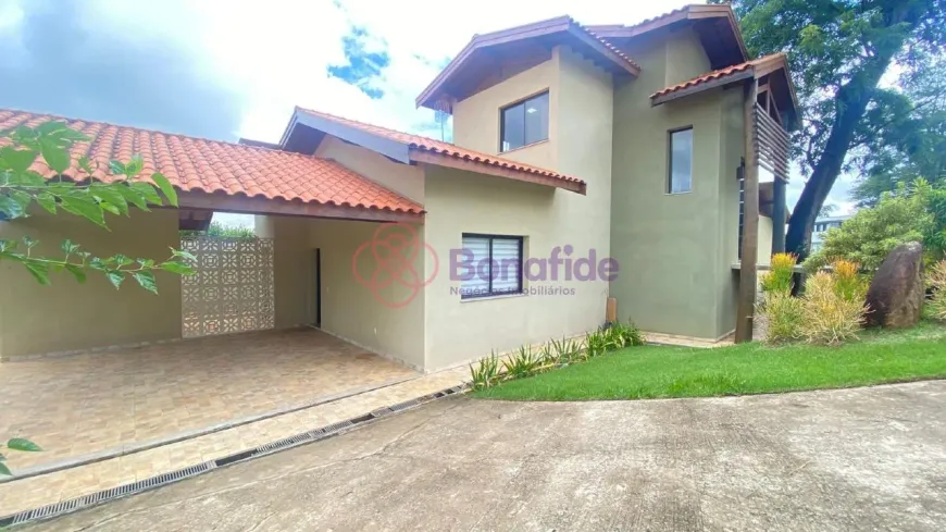 Foto do imóvel - Casa à venda com 6 quartos, 4 suítes, 340 m², 1 banheiro e 2 vagas na garagem em