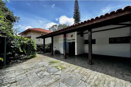 Casa com 4 Quartos à venda, 380m² no Interlagos, São Paulo