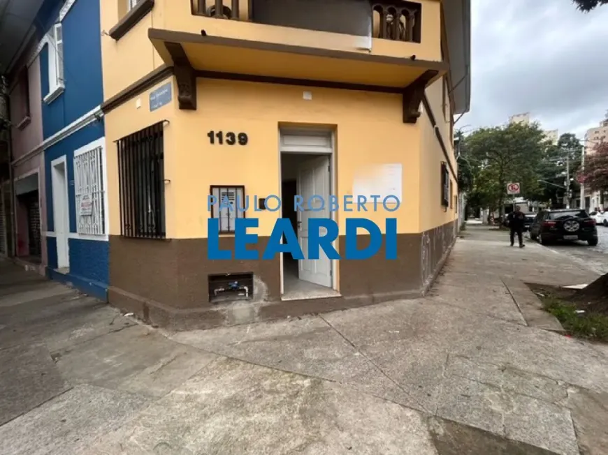 Foto do imóvel - Casa à venda com 3 quartos, sendo 1 suíte, 3 banheiros, aceita animais e Ar-condicionado em