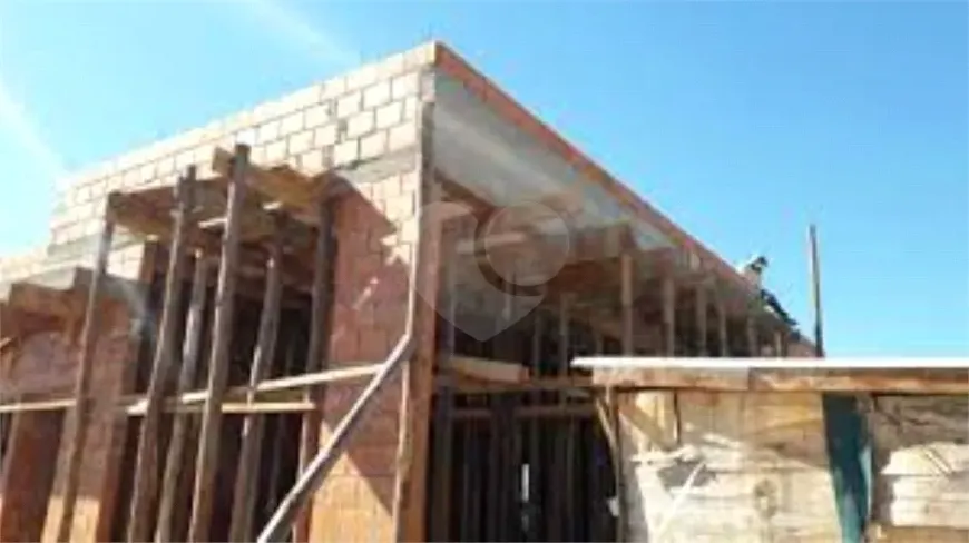 Foto do imóvel - Casa de condomínio à venda com 2 quartos, 1 banheiro e 1 vaga na garagem próximo ao Metrô.
