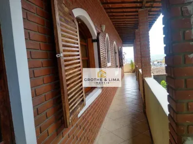 Casa com 3 Quartos à venda, 223m² no Parque Santo Antônio, Jacareí