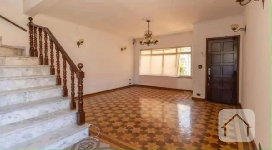 Foto do imóvel - Imóvel comercial para alugar com 4 quartos, 1 suíte, 160 m², 3 banheiros e 2 vagas na garagem.