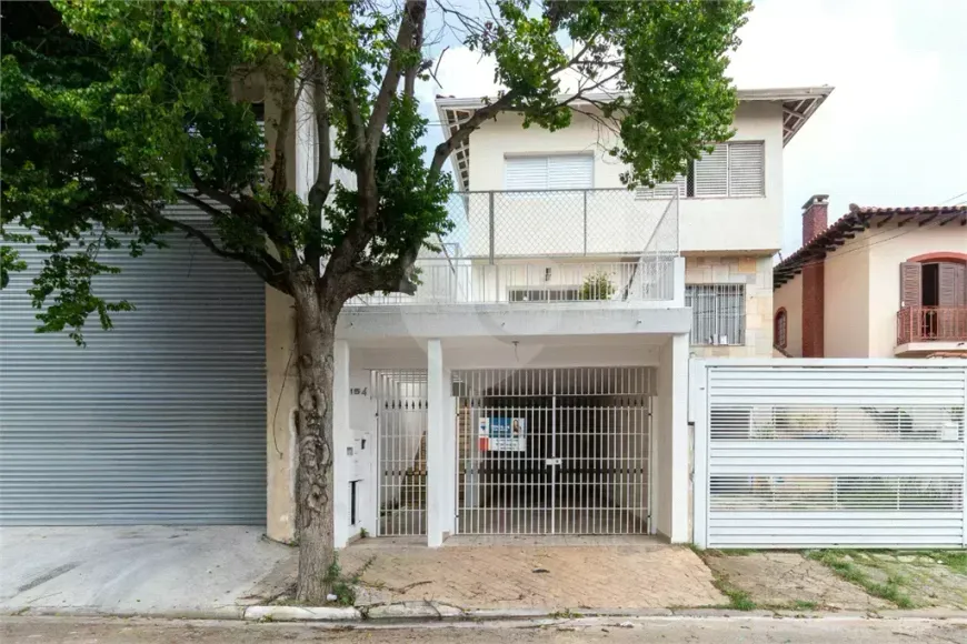 Foto do imóvel - Casa à venda com 3 quartos, 1 suíte, 181 m², 4 banheiros e 3 vagas em
