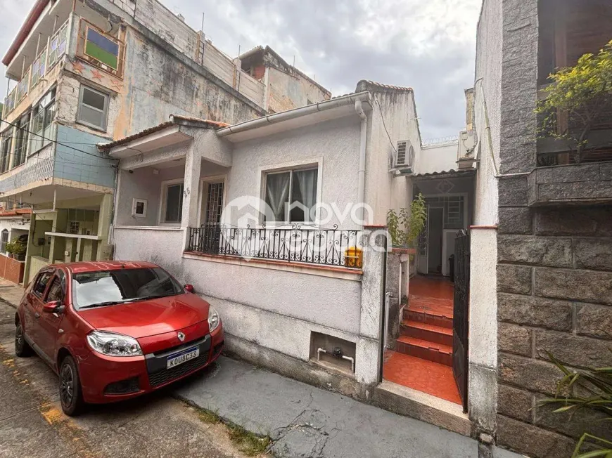 Foto do imóvel - Casa de vila à venda com 2 quartos, 1 banheiro, 1 vaga e quintal em