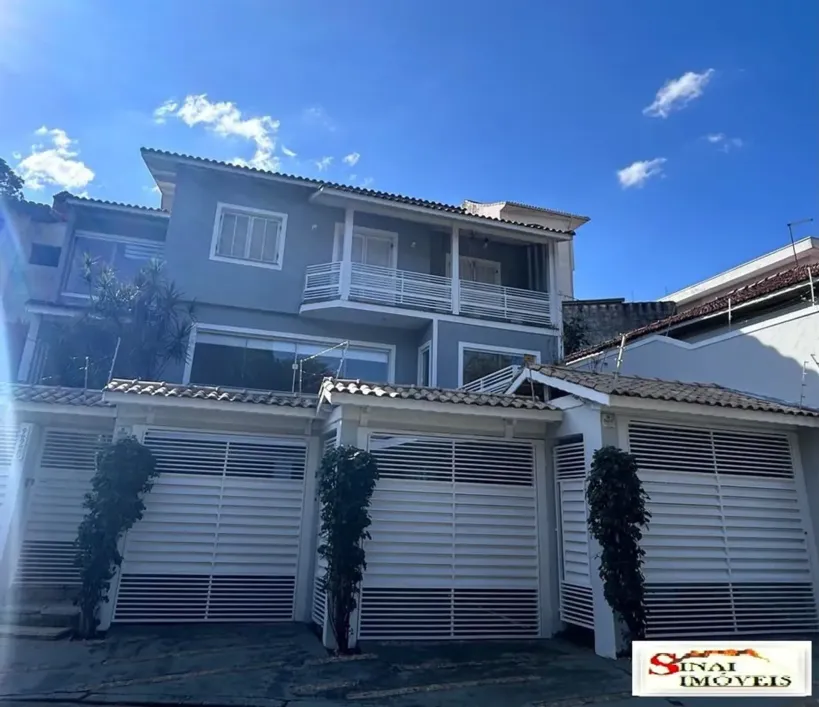 Foto do imóvel - Sobrado à venda com 4 quartos, 2 suítes, 300 m², 3 a 5 banheiros e 5 a 6 vagas na garagem em