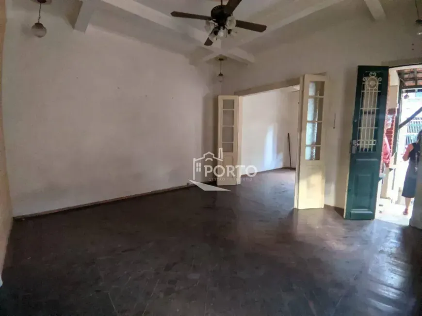 Foto do imóvel - Casa para alugar com 221 m², 3 quartos, 2 banheiros, 5 vagas