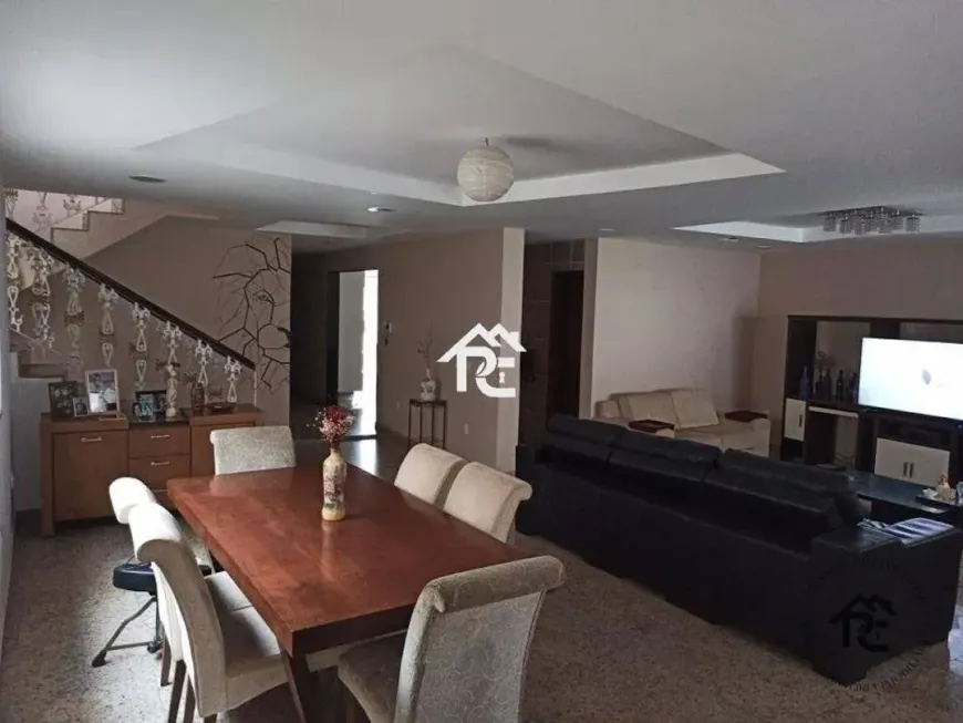 Foto do imóvel - Casa à venda com 5 quartos, 5 suítes, 6 banheiros, 2 vagas na garagem e aceita animais em