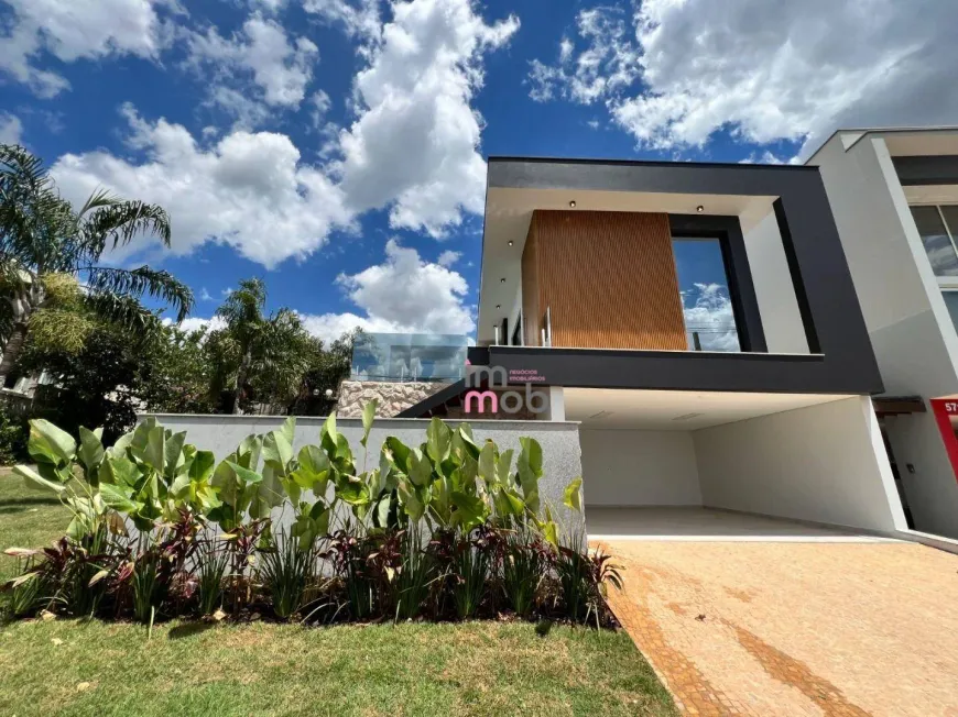 Foto do imóvel - Casa de condomínio à venda com 3 quartos, 3 suítes, de 196 a 259 m² e 2 a 6 vagas na garagem em