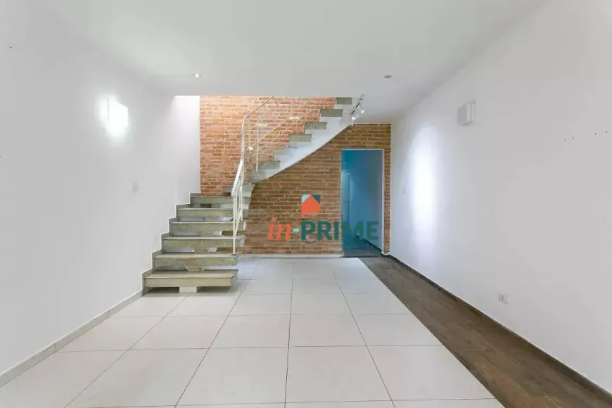 Foto do imóvel - Sobrado para alugar com 3 quartos, 2 suítes, 147 m², de 2 a 3 banheiros e 1 vaga na garagem em