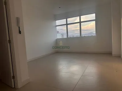 Conjunto Comercial / Sala à venda, 25m² no Canto, Florianópolis